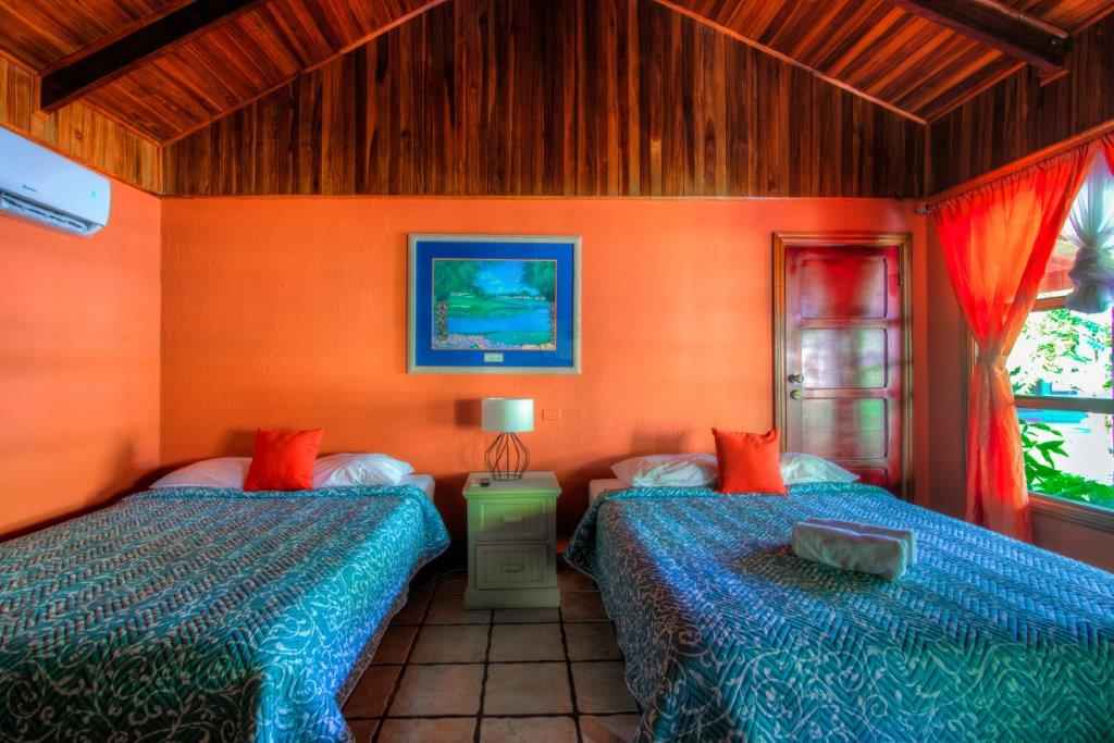 beachfront 2 queen beds