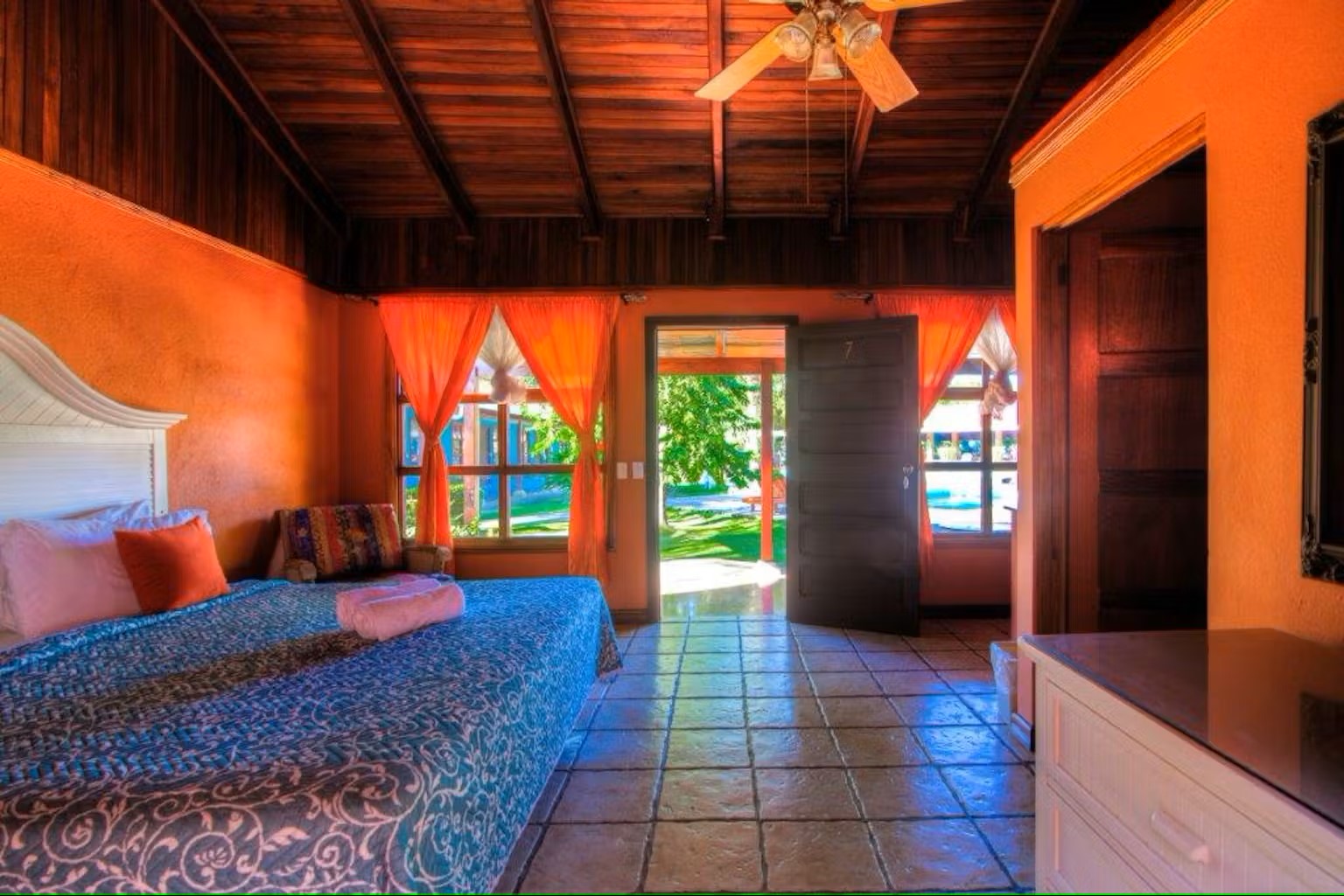 kitchen king bed 1